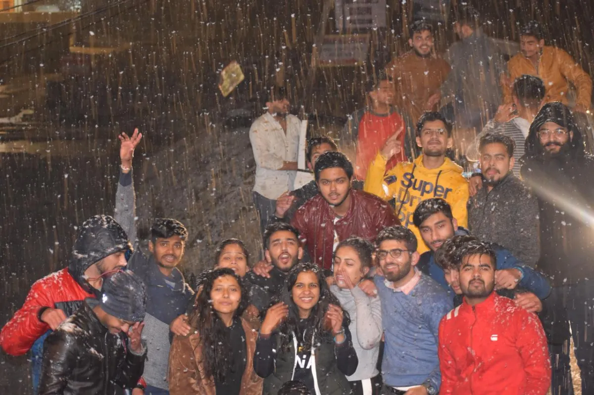 Snowfall experience at Manali