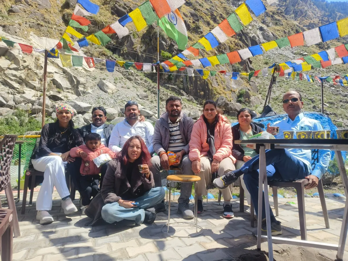 Tea time enroute Kalpa