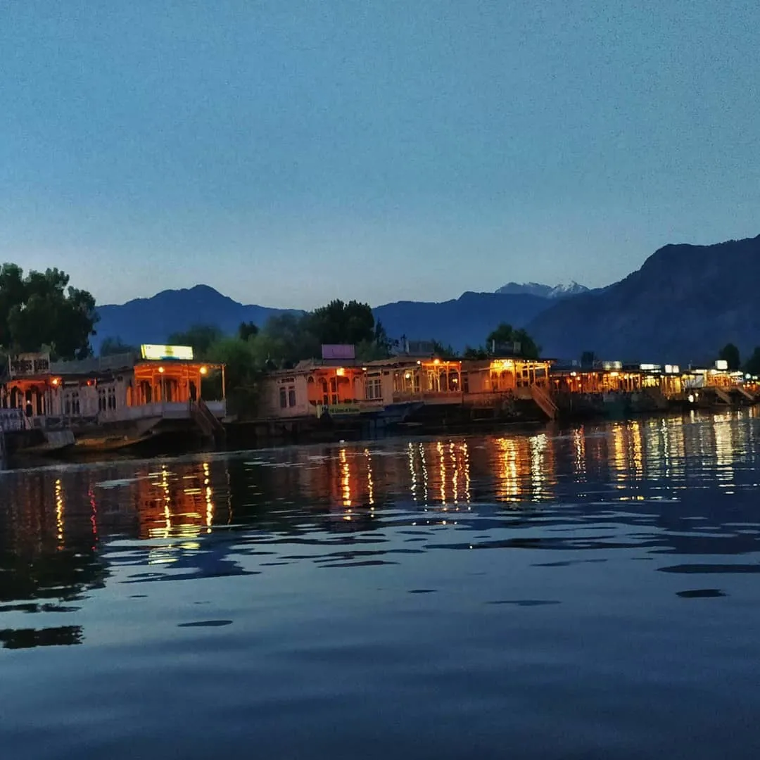 Kashmir Bliss: Shikaras, Snow, and Serenity